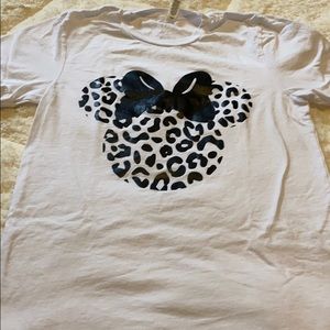 Disney Minnie Mouse leopard tee small
